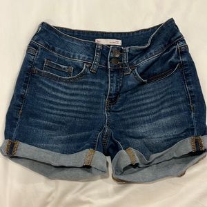 So (Kohls) teen denim short size 1. Barely worn